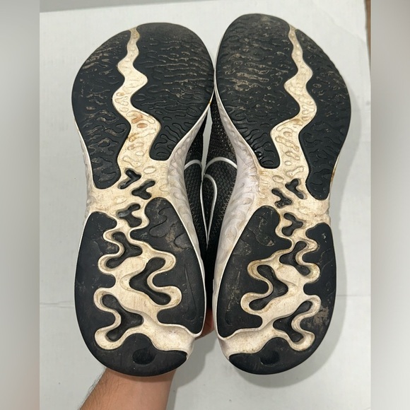 Nike Size 9.5 - Picture 5 of 6